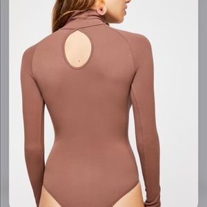 Free people intimately Seamless Turtleneck Bodysuit brown XS/S